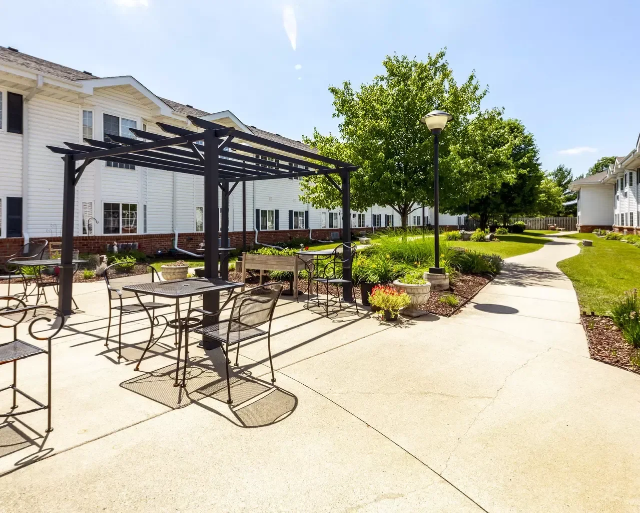 INDEPENDENCE VILLAGE OF AMES
