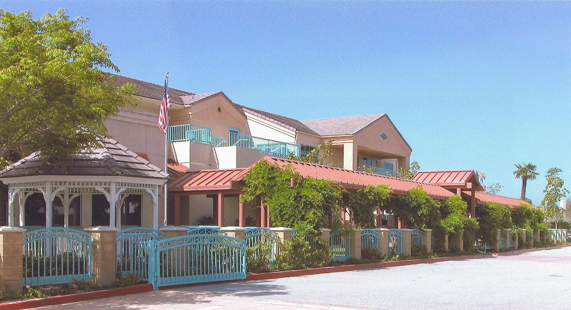 ALZHEIMER'S FAMILY CENTER