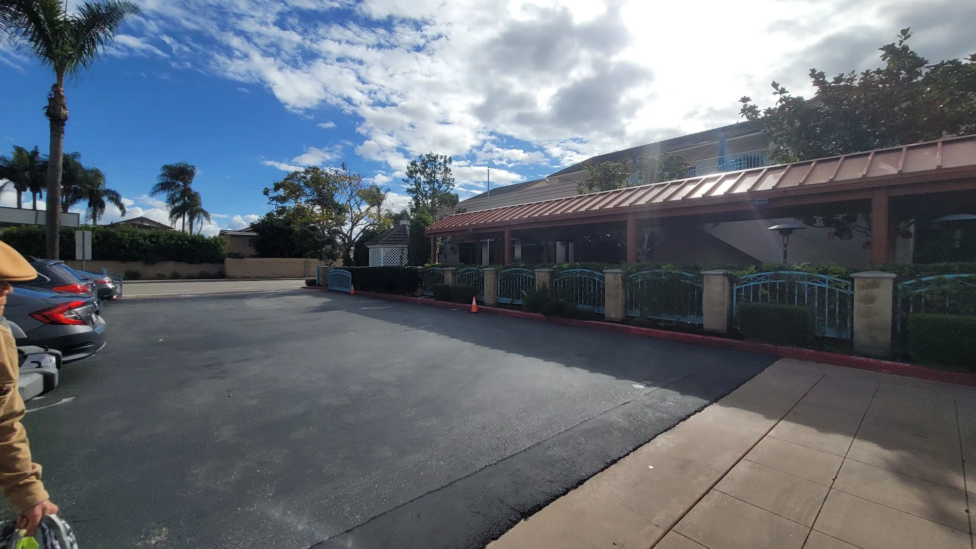 ALZHEIMER'S FAMILY CENTER
