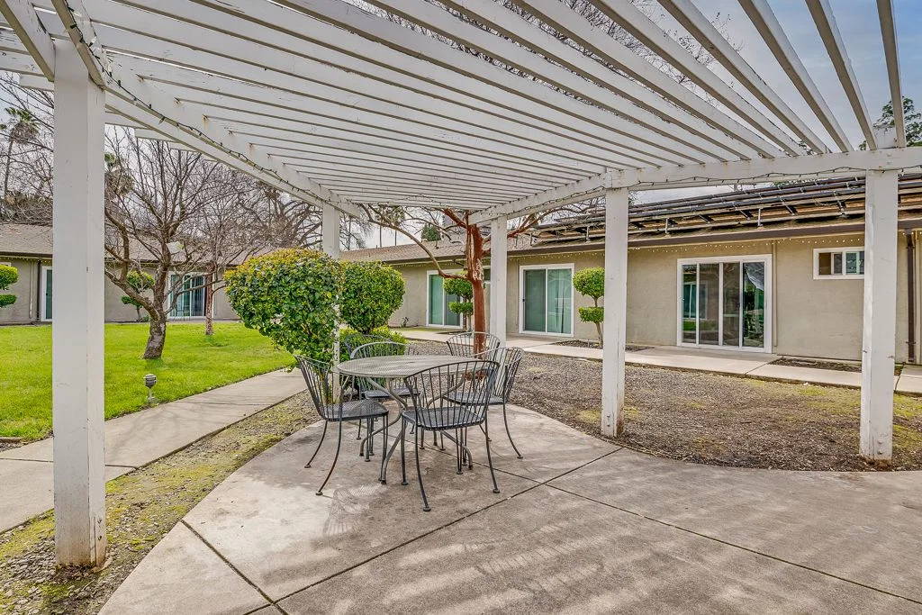 APPLE RIDGE ASSISTED LIVING