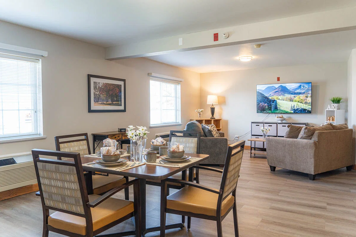 APPLE VALLEY PLACE CLEAR LAKE