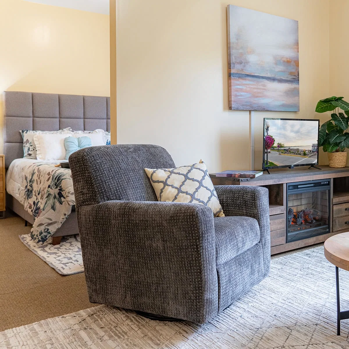 APPLE VALLEY PLACE CLEAR LAKE