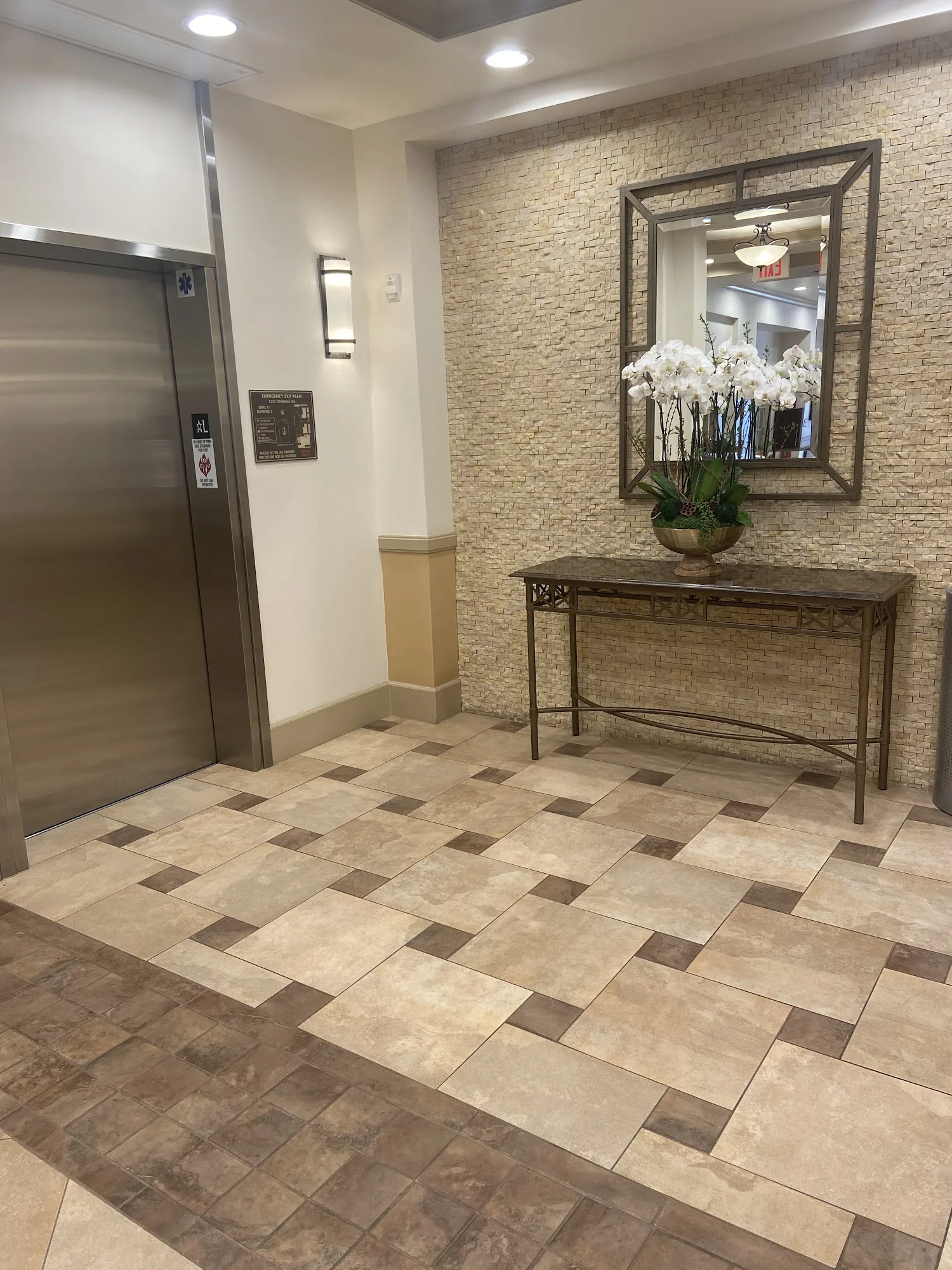 Atria Tarzana