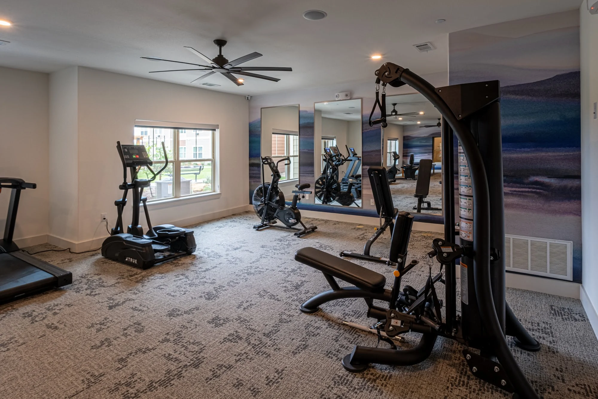 Avanti Legacy Rosewood Apartments