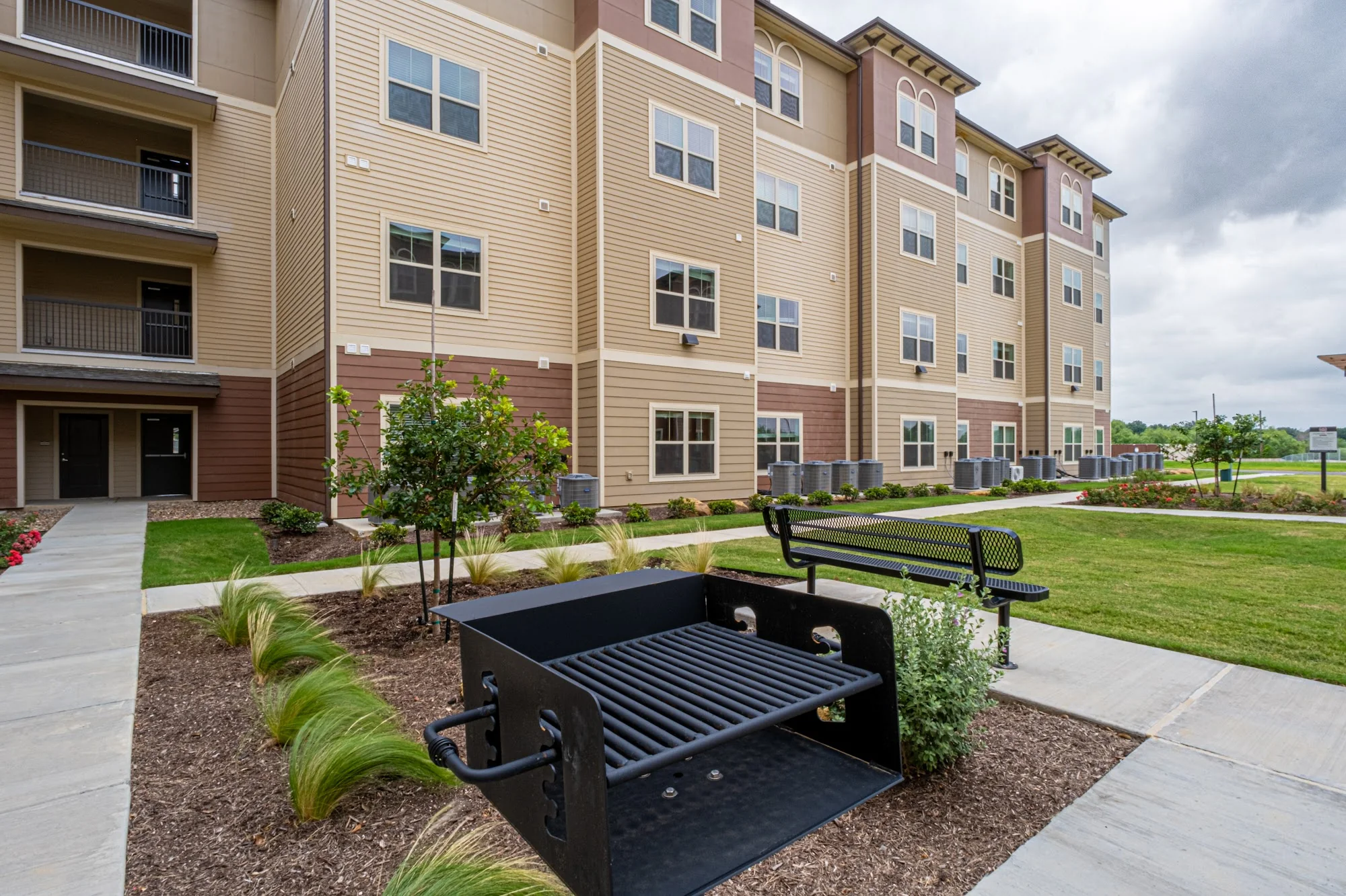 Avanti Legacy Rosewood Apartments