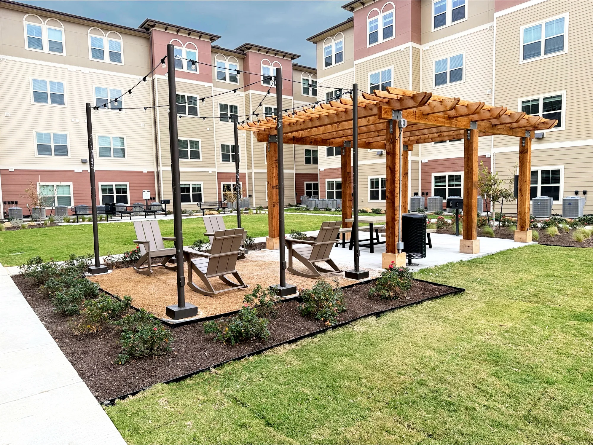 Avanti Legacy Rosewood Apartments