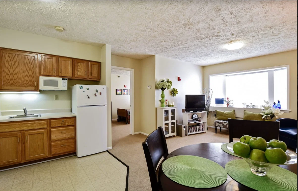 BAILEY POINTE ASSISTED LIVING AT ROXBURY PARK