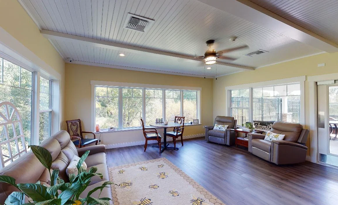 BEEHIVE HOMES OF LAKEVILLE