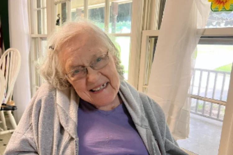BELLA WOOD SENIOR LIVING