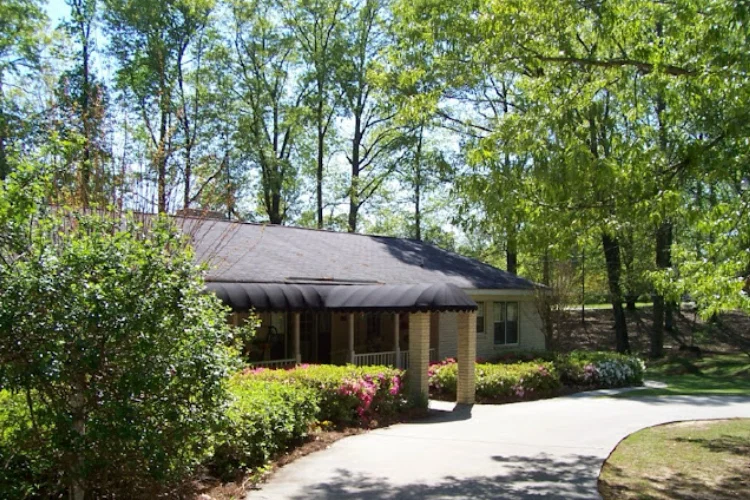 BELLA WOOD SENIOR LIVING