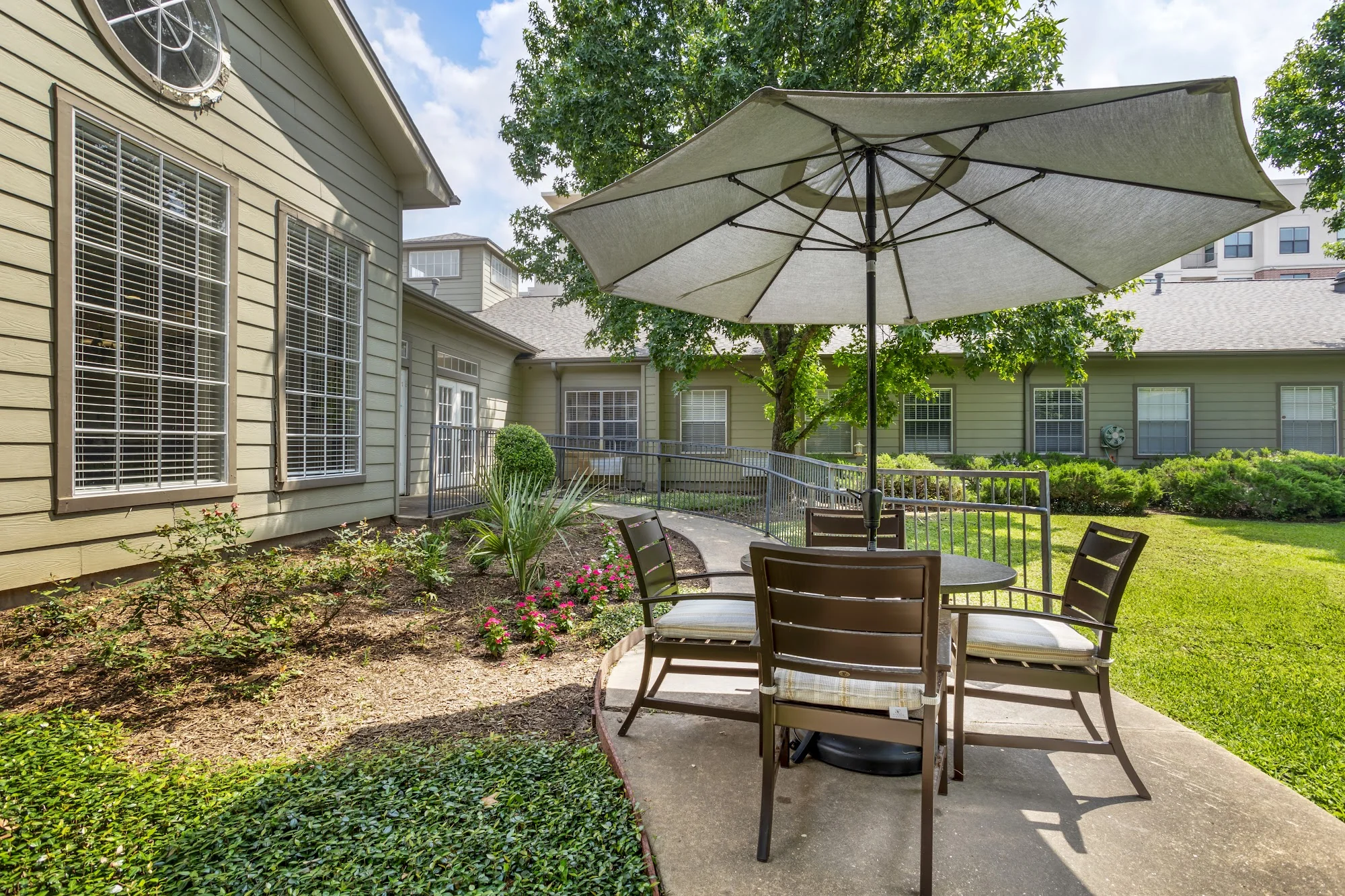 Braeswood Estates Senior Living