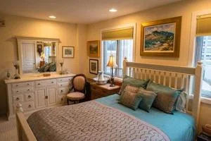 CAPITAL MANOR