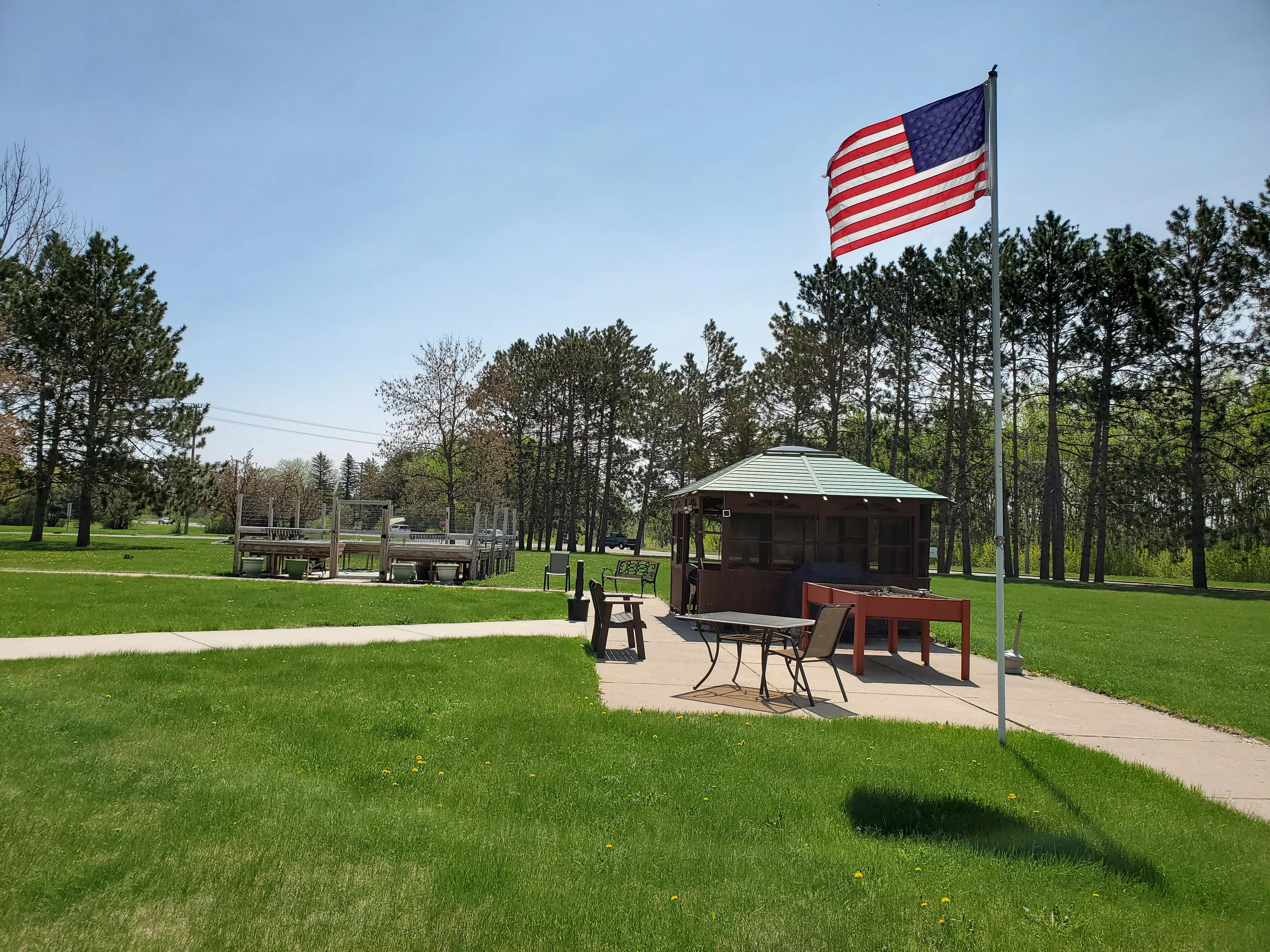 CAREFREE LIVING BRAINERD