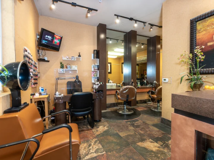 Carefree Senior Living at The Willows