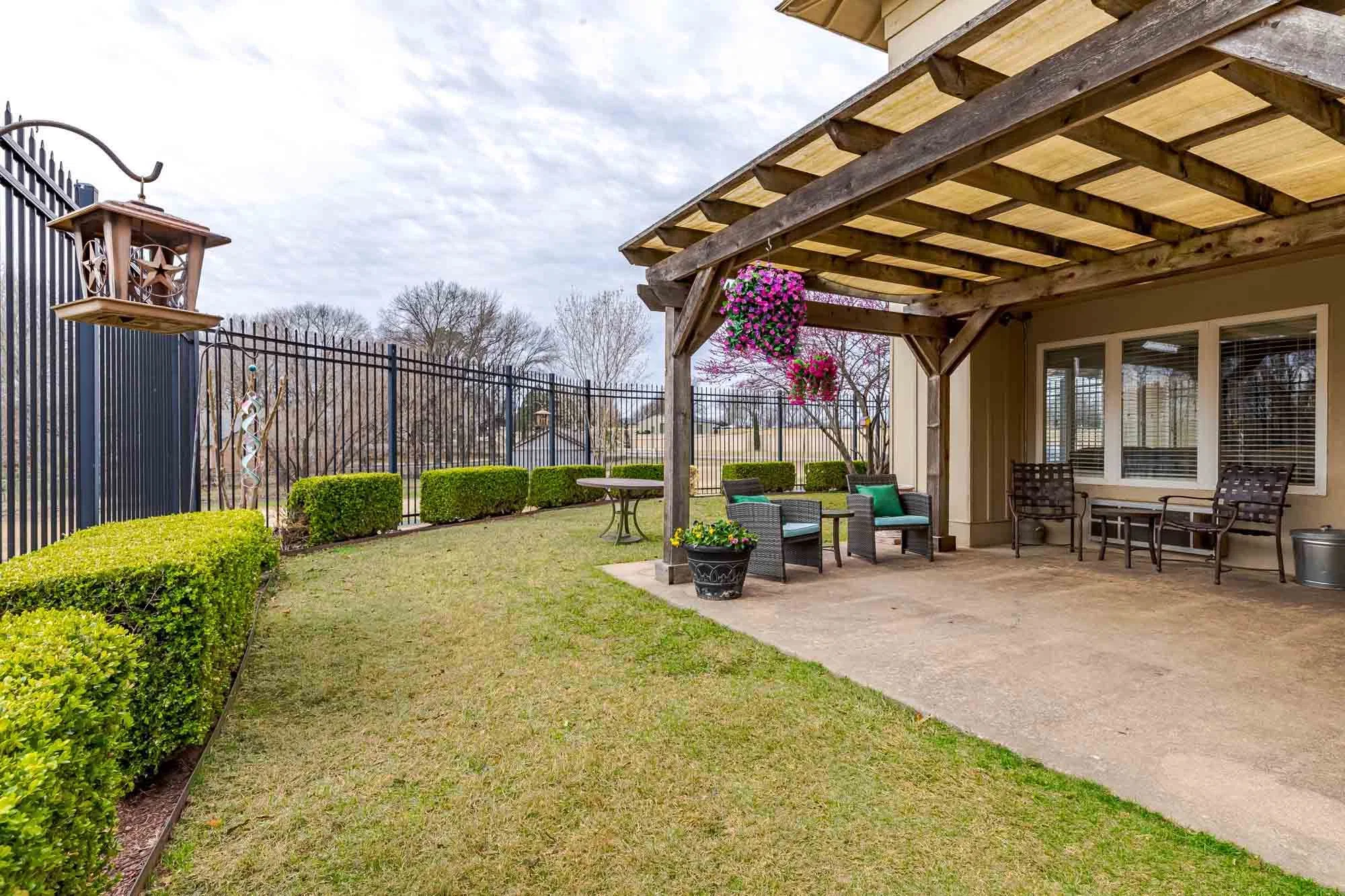 CEDAR RIDGE SENIOR LIVING