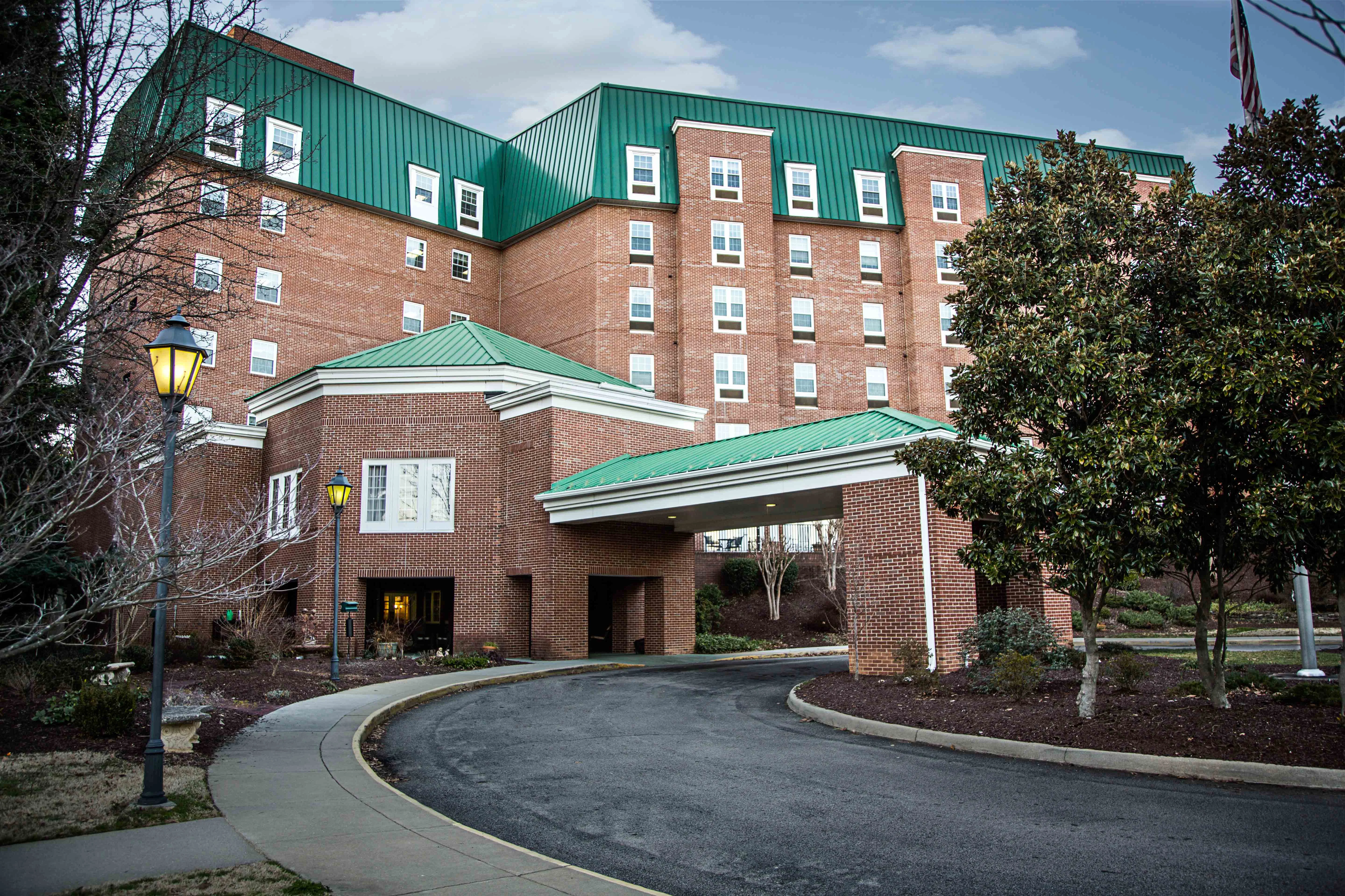 COMMONWEALTH SENIOR LIVING AT STRATFORD HOUSE