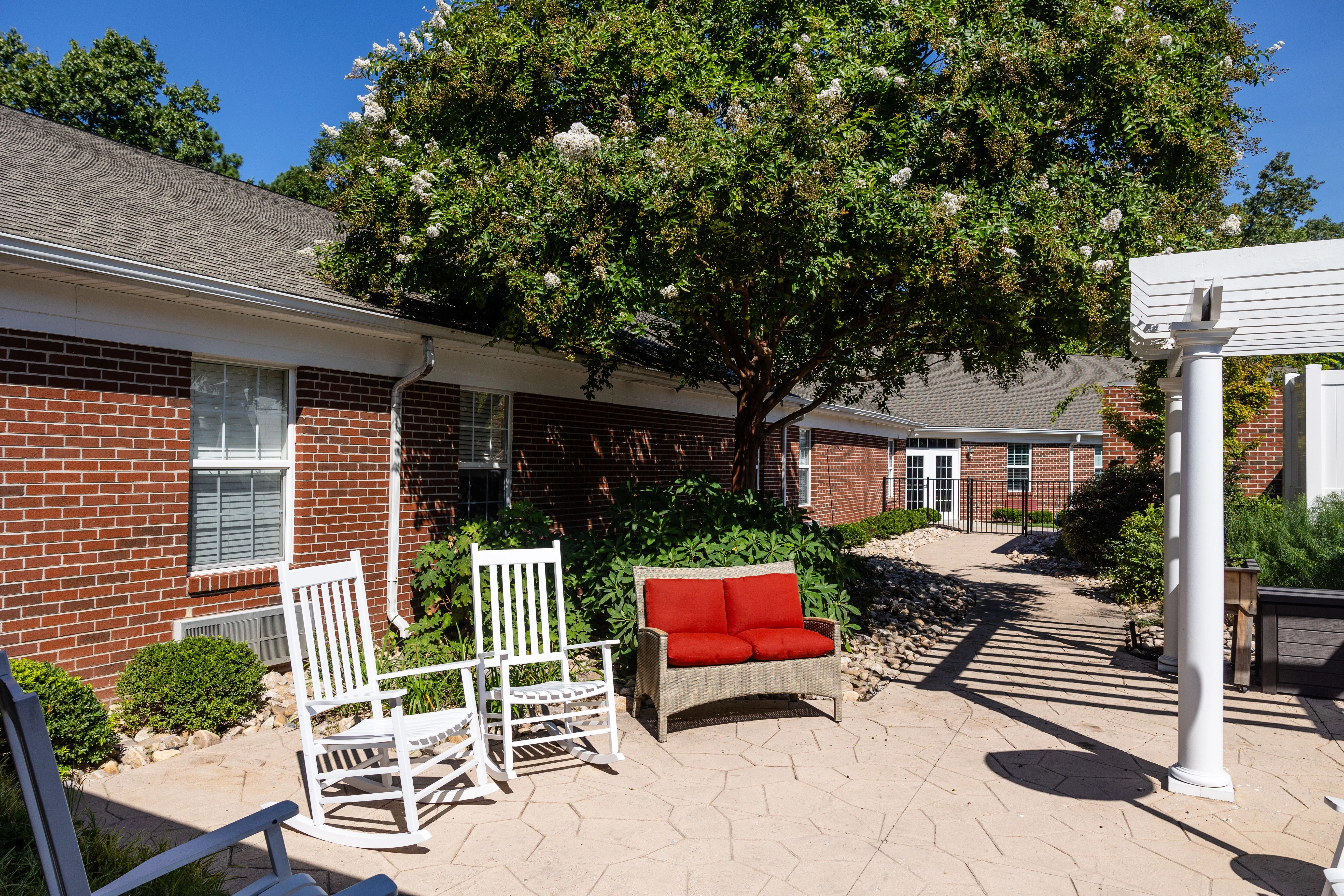 COMMONWEALTH SENIOR LIVING AT THE WEST END