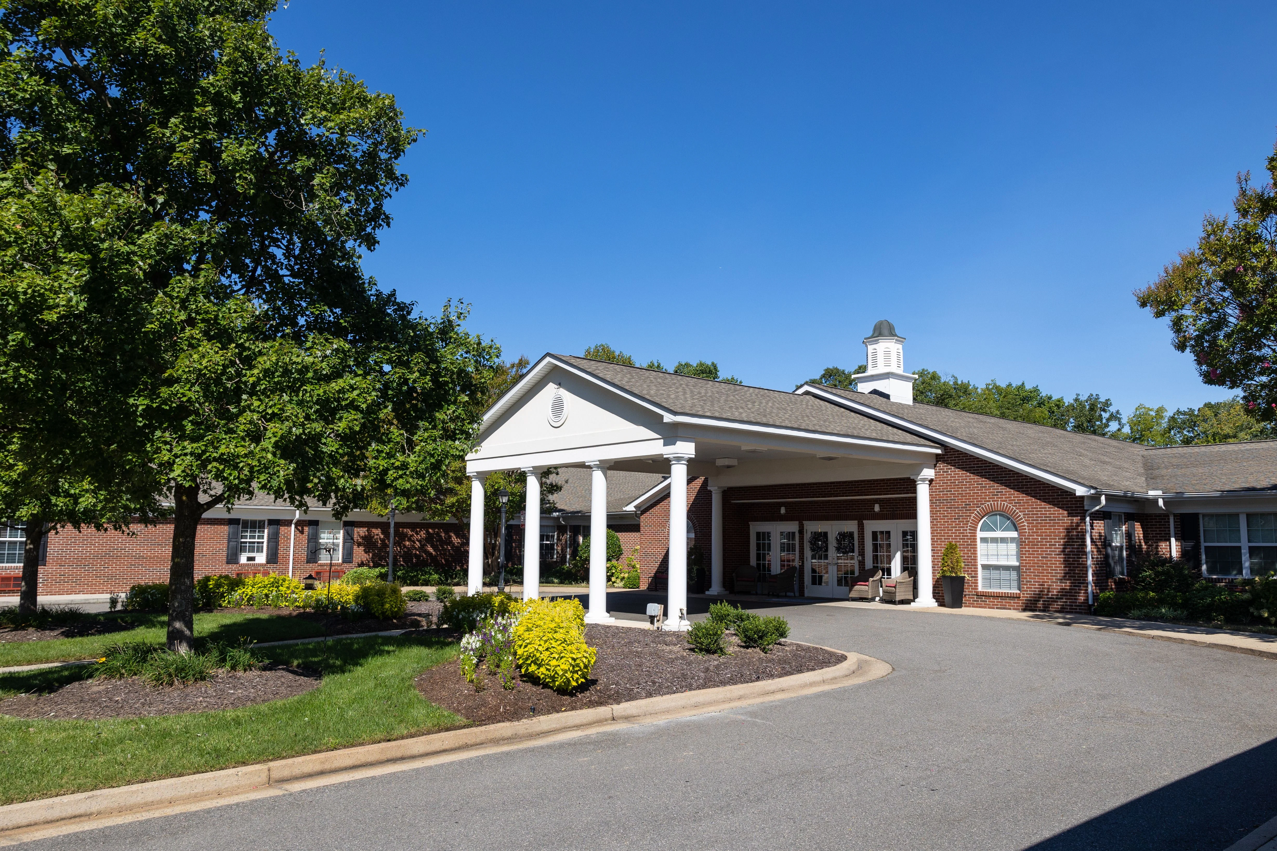 Commonwealth Senior Living at the West End - Assisted Living photo