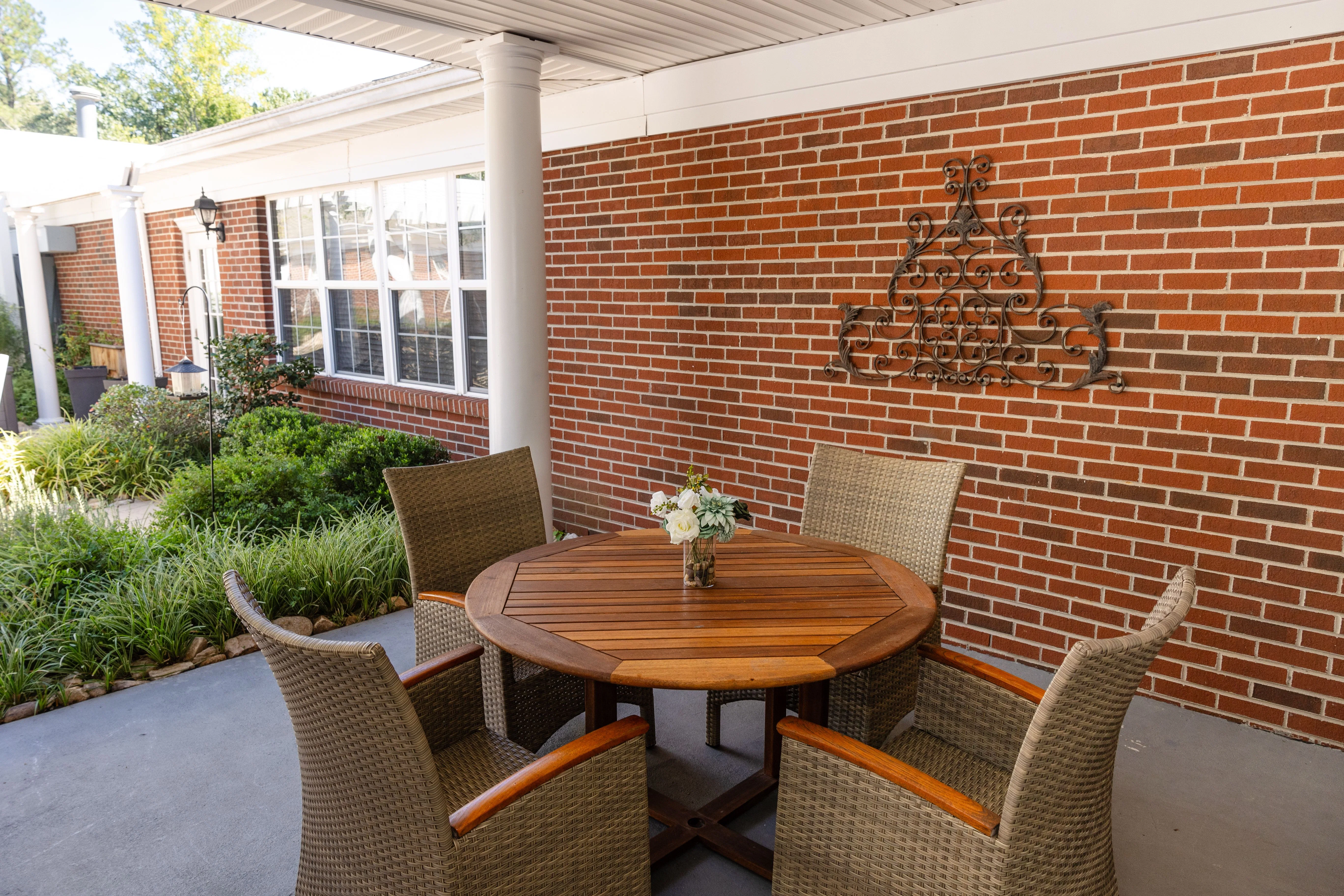 COMMONWEALTH SENIOR LIVING AT THE WEST END