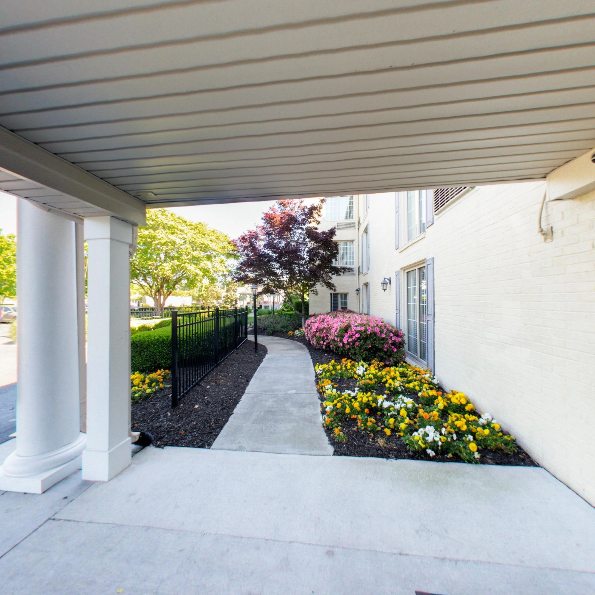 Commonwealth Senior Living at Leigh Hall