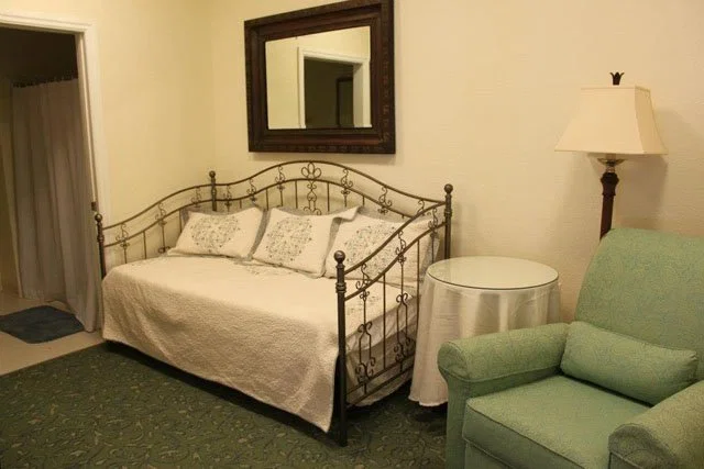COUNTRY PLACE SENIOR LIVING LYONS