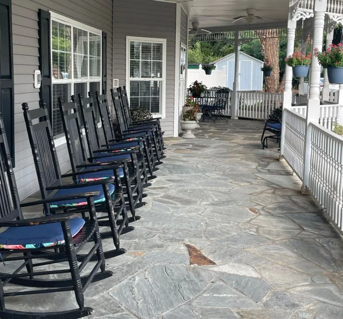 COUNTRY VILLAGE
