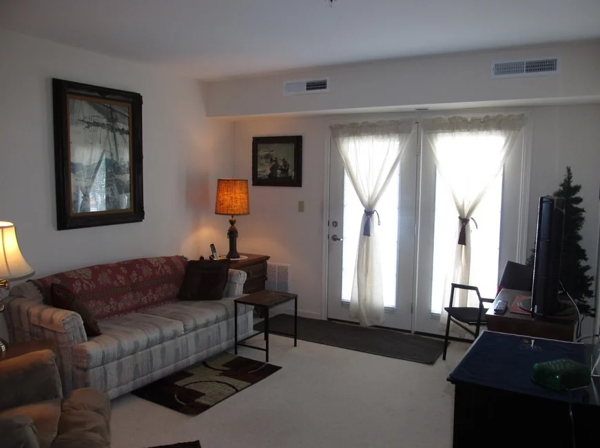 Crestmount Square Senior Apartments