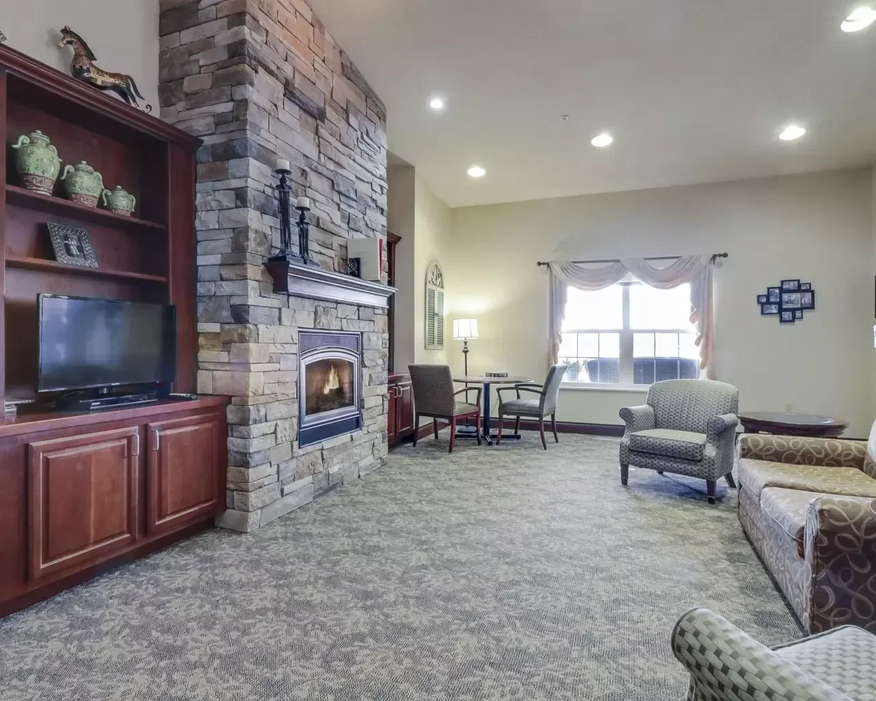 CRESTWOOD VILLAGE ASSISTED LIVING & MEMORY CARE