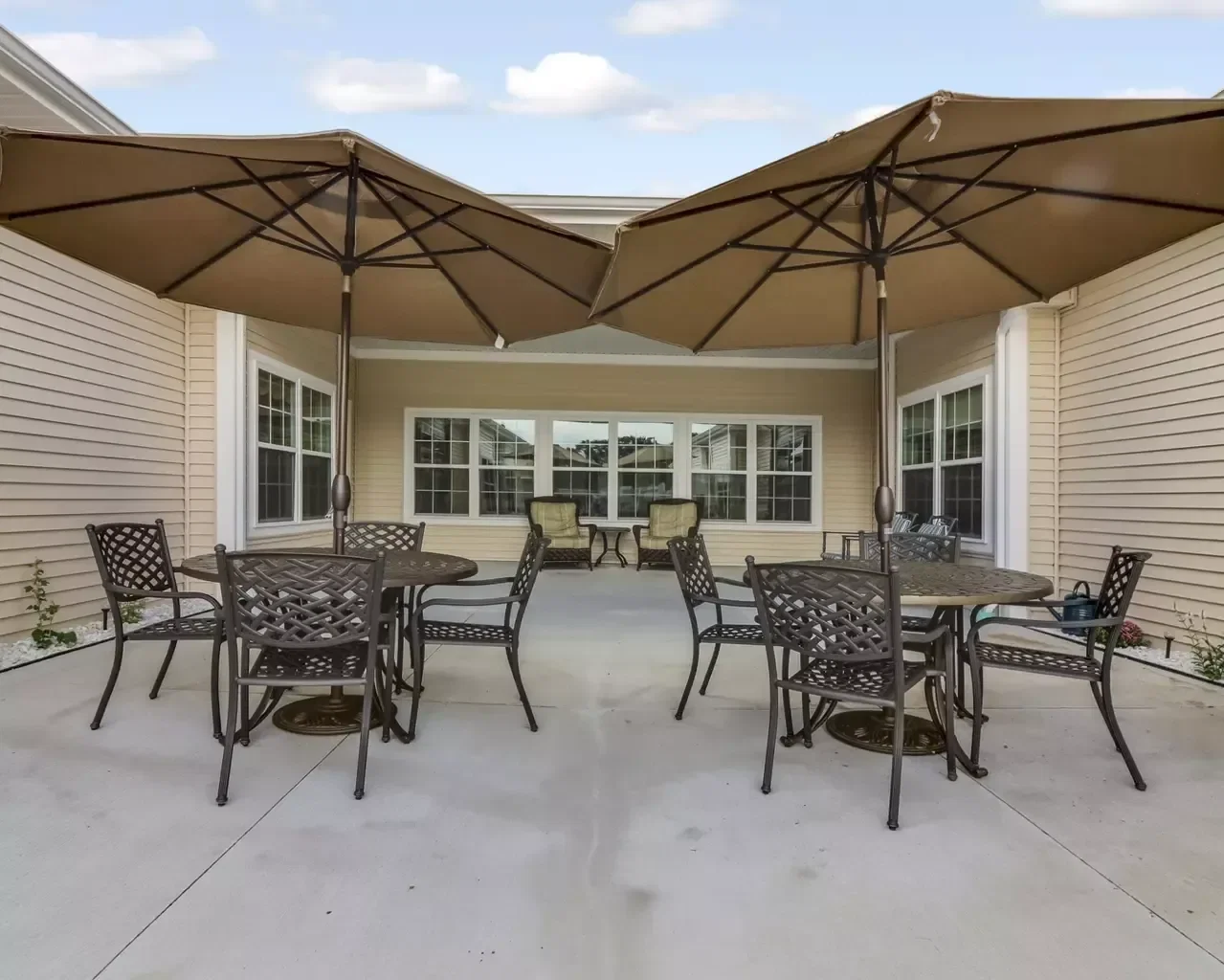 CRESTWOOD VILLAGE ASSISTED LIVING & MEMORY CARE