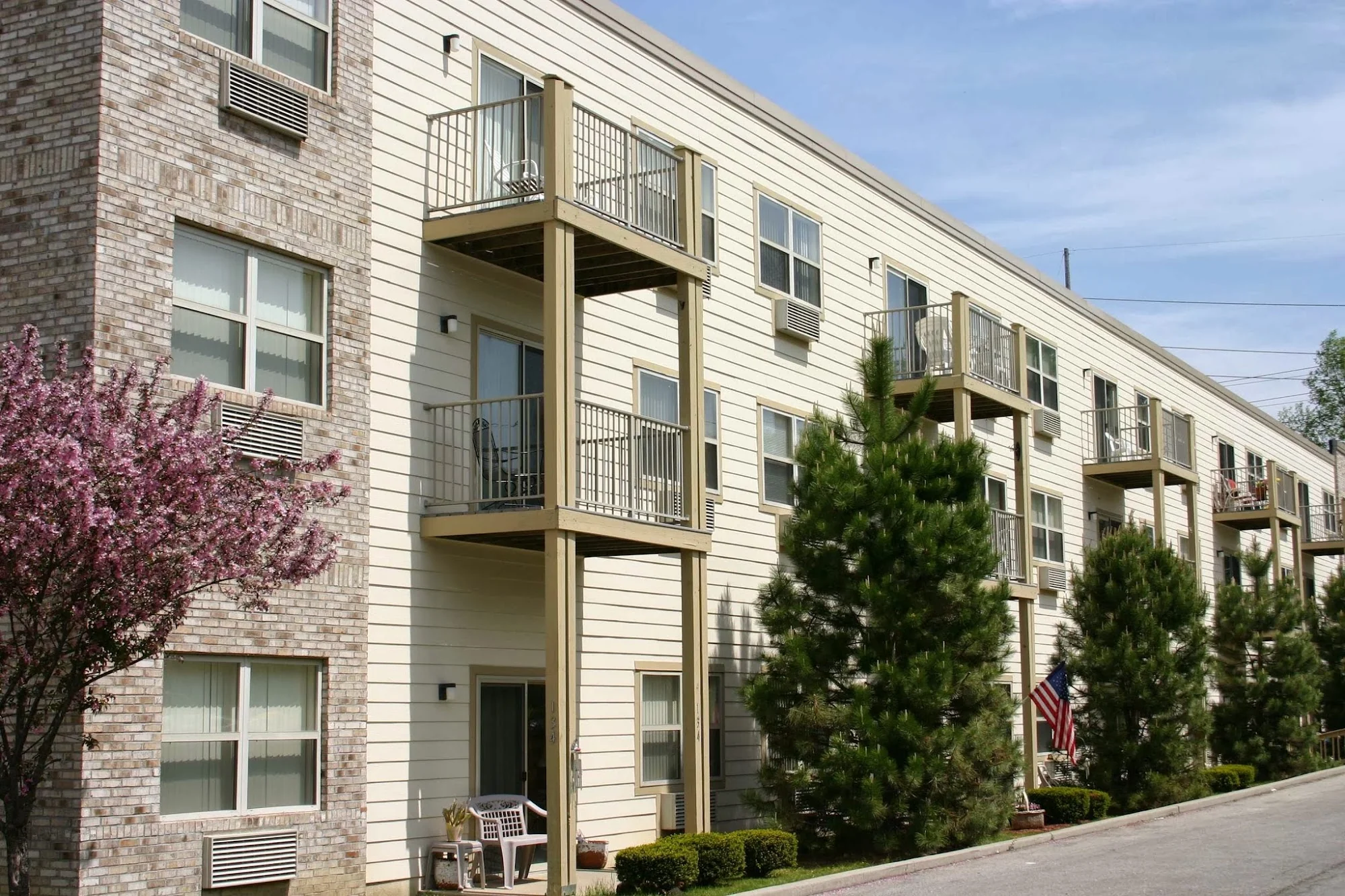 Crestwood Village Senior Living – North