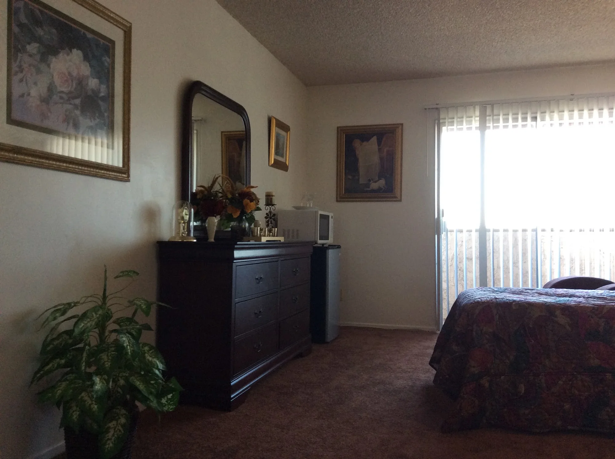 Crofton Manor Inn