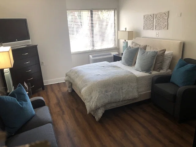 CROWNE PLACE