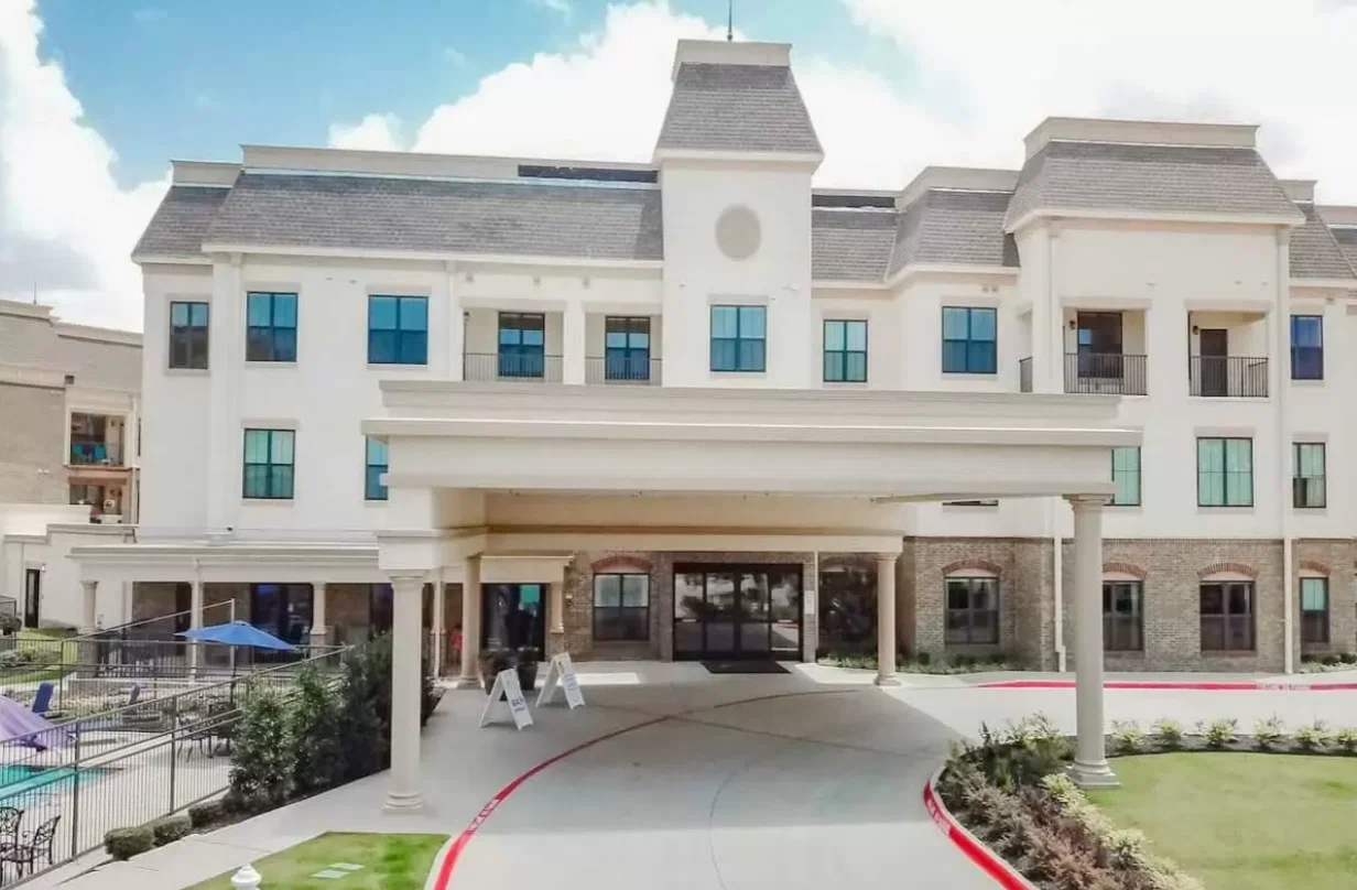 DISCOVERY VILLAGE AT CASTLE HILLS ASSISTED LIVING AND MEMORY CARE