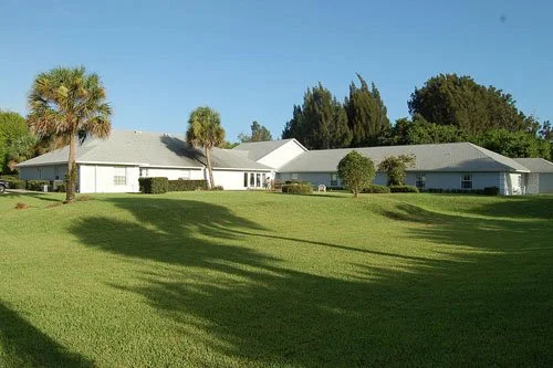 Dixie Oak Manor, LLC - Assisted Living photo