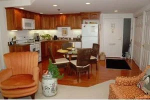 DUNWOODY VILLAGE