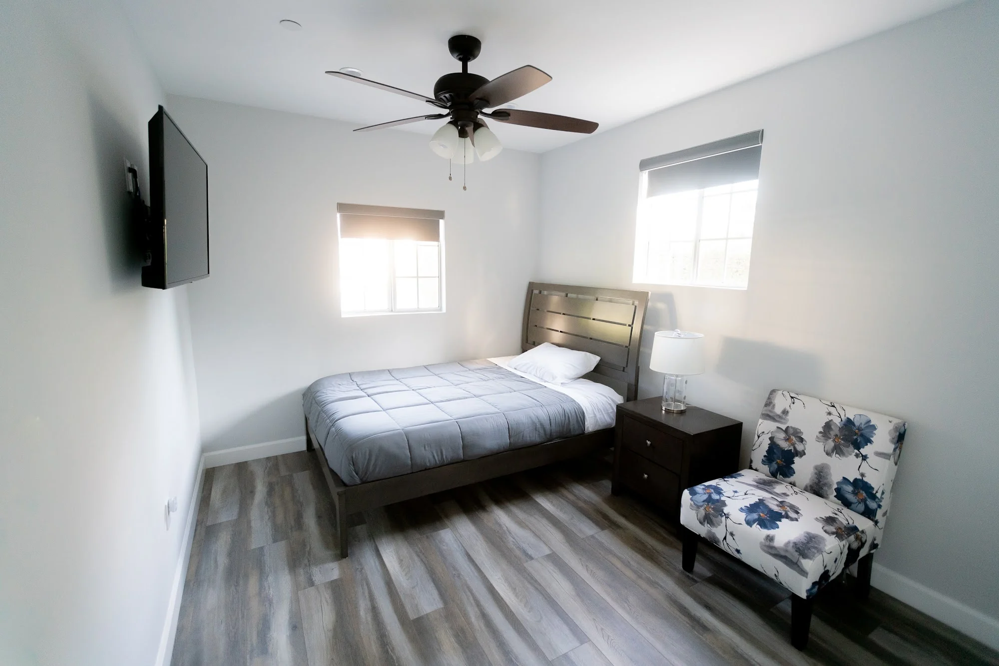 EATON CANYON VILLAS - SENIOR LIVING FACILITY, BOARD AND CARE, MEMORY CARE