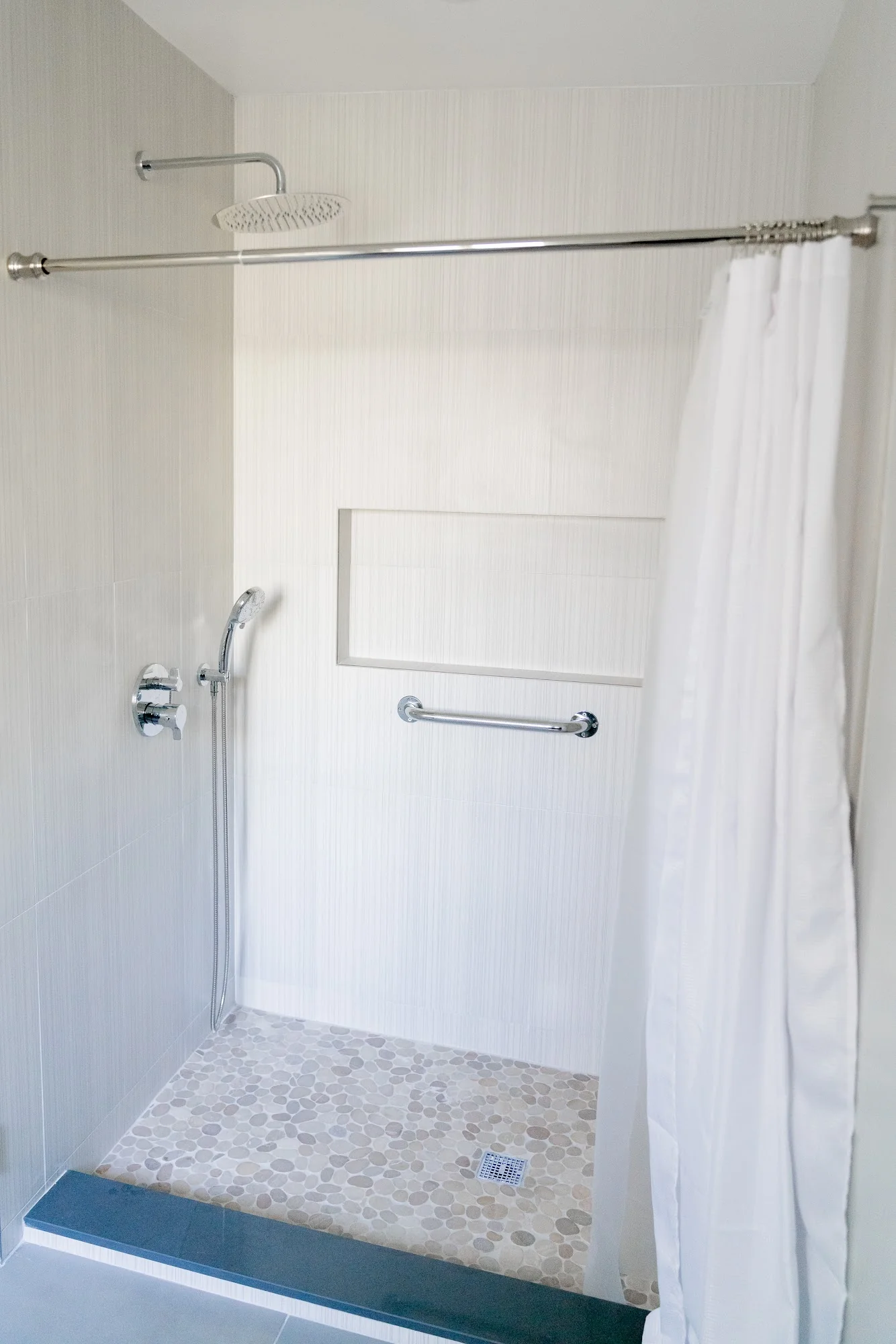 EATON CANYON VILLAS - SENIOR LIVING FACILITY, BOARD AND CARE, MEMORY CARE