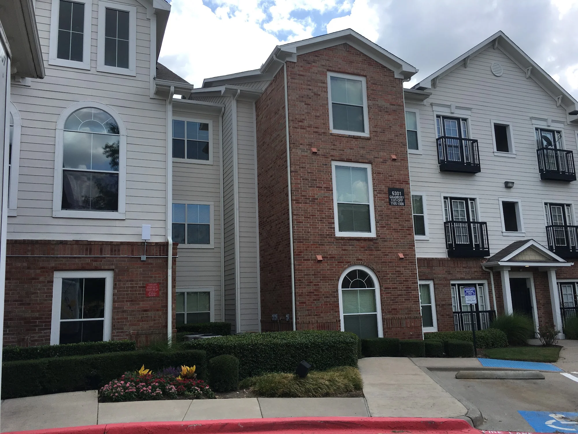 Evergreen at Hulen Bend