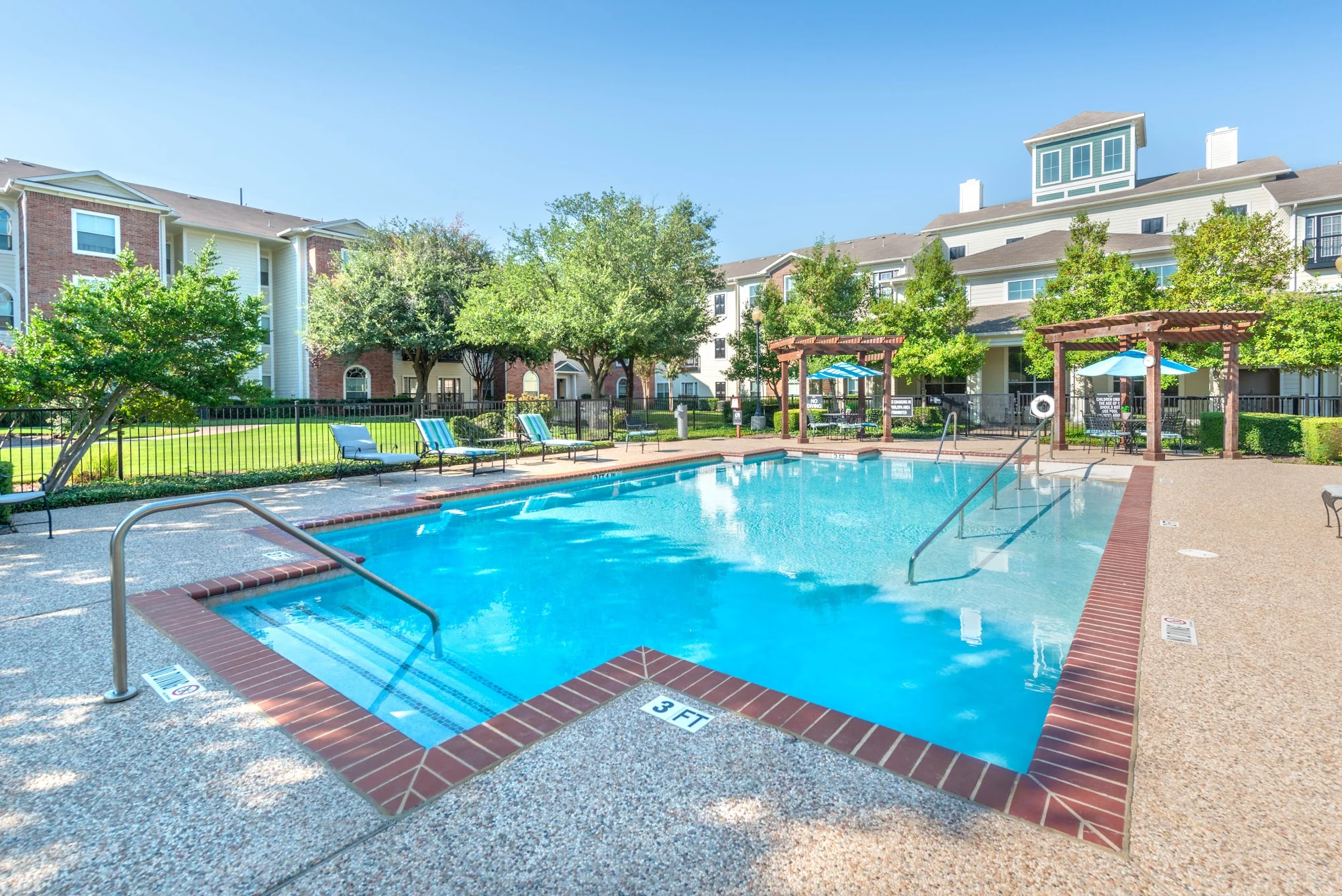 Evergreen at Hulen Bend