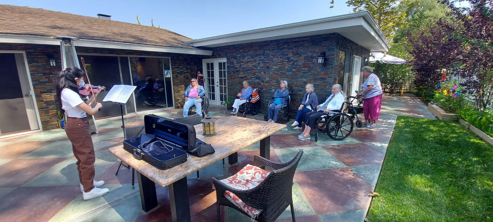 Exclusive Senior Care - Casa De Los Arboles