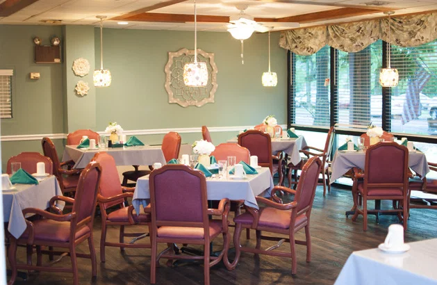 FRANKLIN COURT SENIOR LIVING