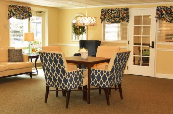FRANKLIN COURT SENIOR LIVING