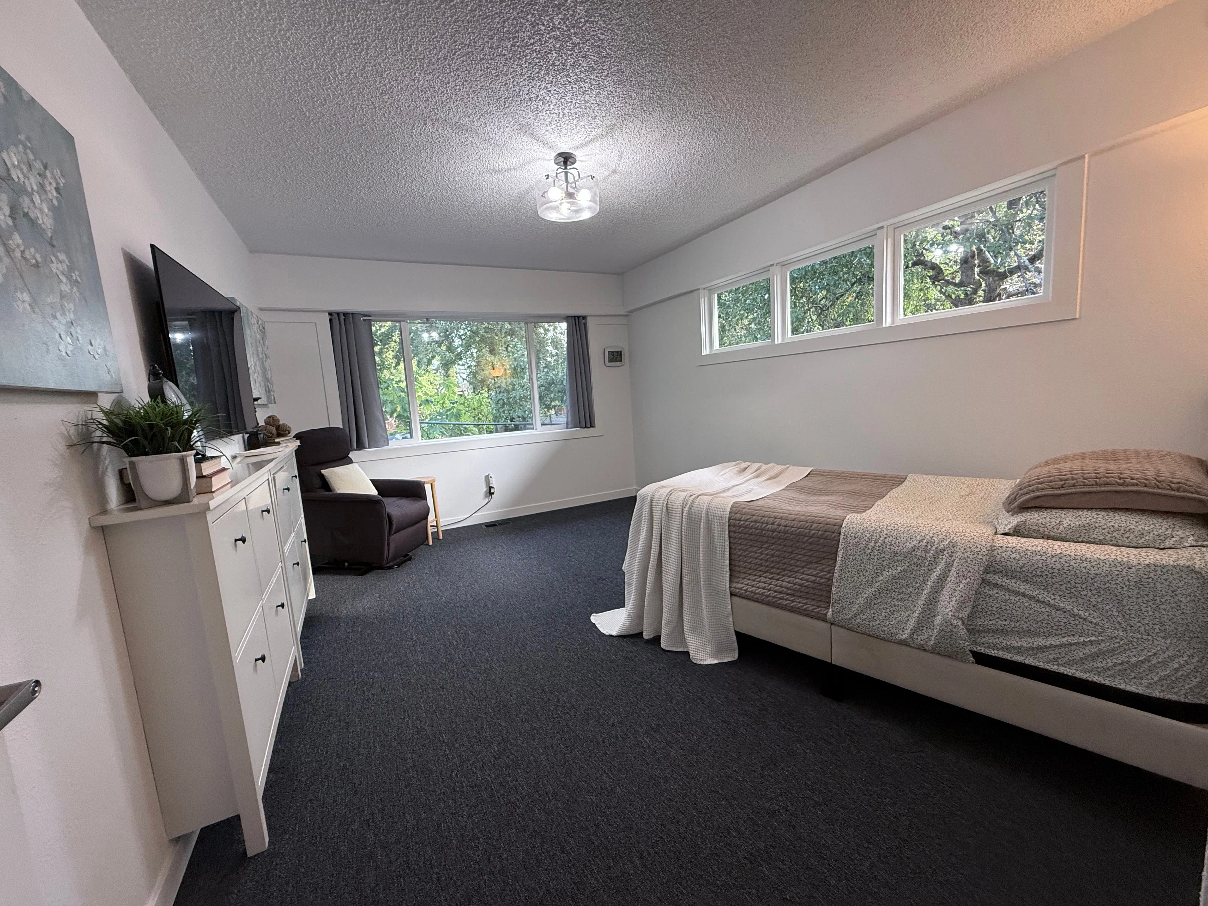 GLENDOVEER SENIOR LIVING