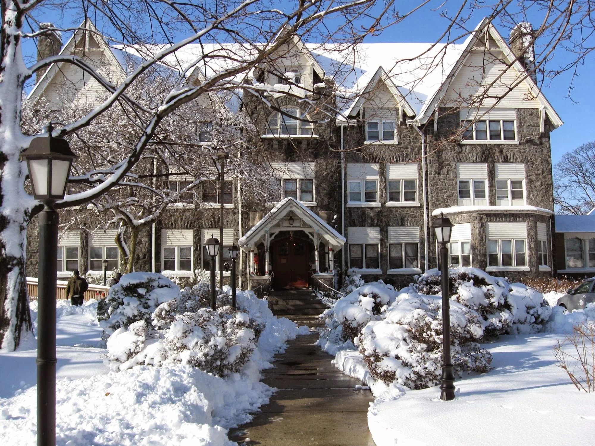 Hayes Manor