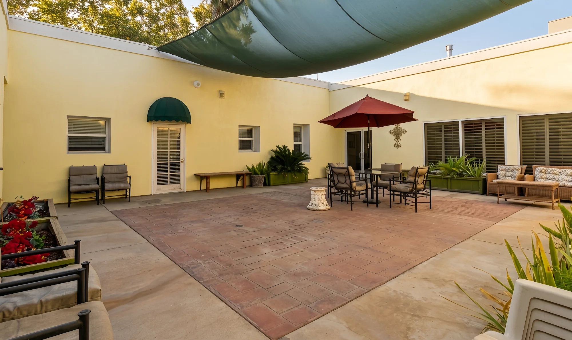 HelpingHands Senior Care (Communities)