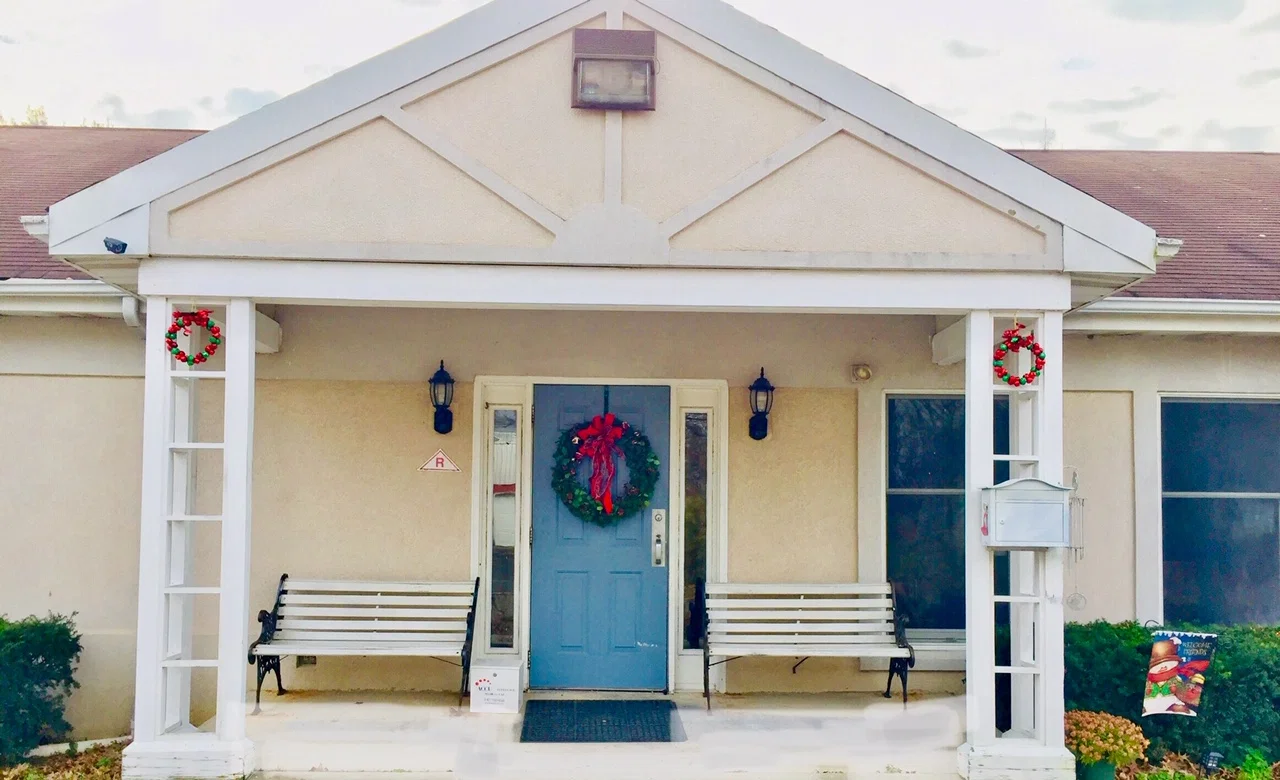 HOLLY HOUSE