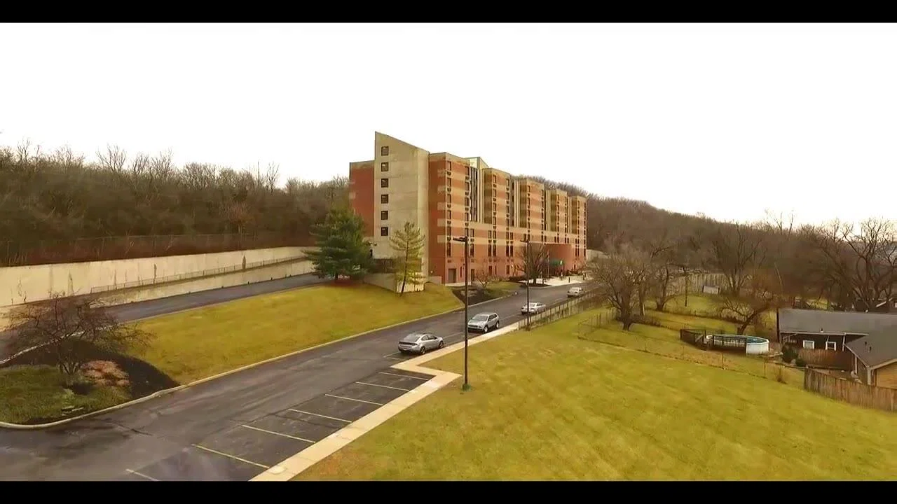 IVY KNOLL SENIOR LIVING