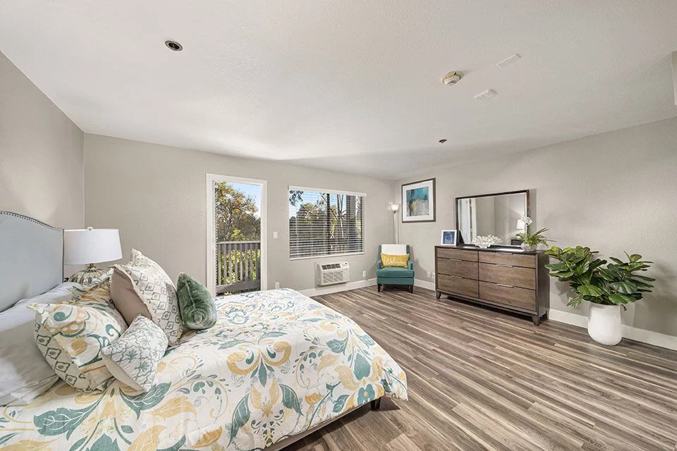 IVY PARK OF WELLINGTON - LAGUNA WOODS, CA