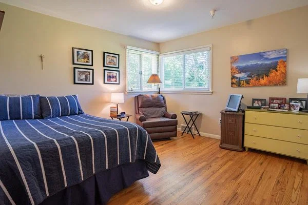 JAXPOINTE ASSISTED LIVING SAULSBURY COURT MEMORY CARE HOMES