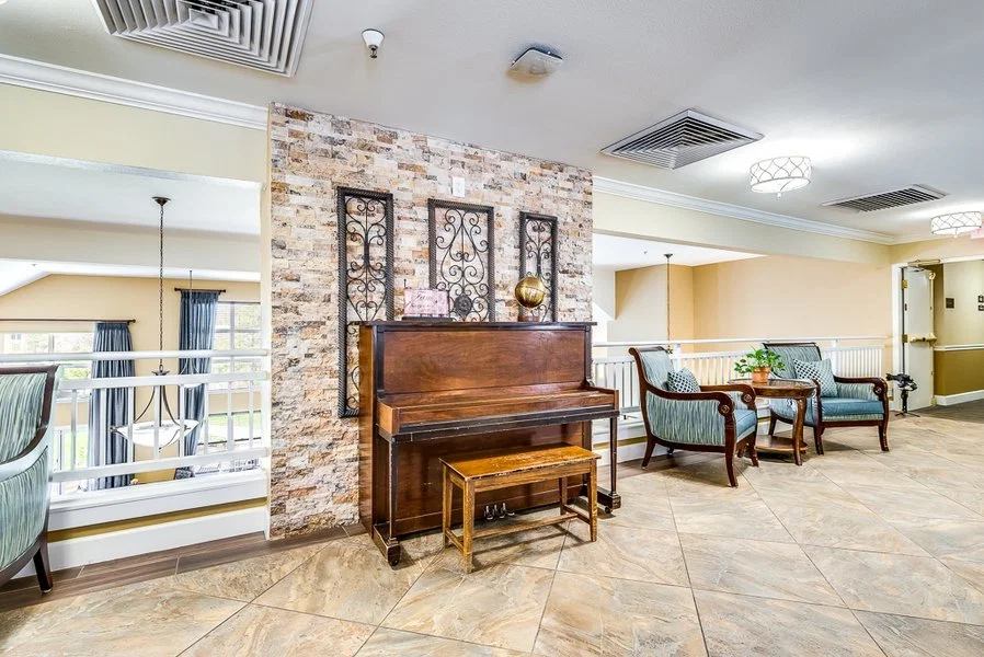 KLAMATH FALLS SENIOR LIVING
